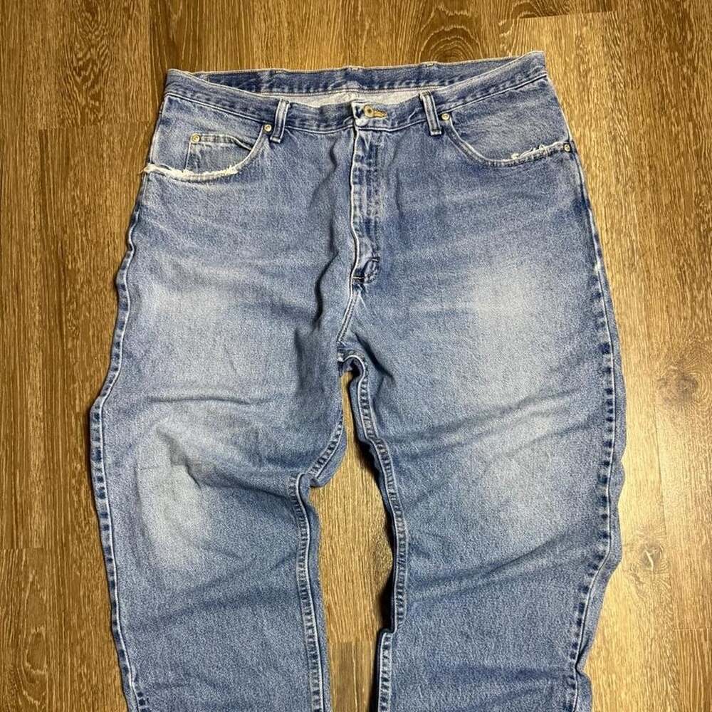 Wrangler Relaxed Fit Jeans Size 40x30 Medium Wash Denim